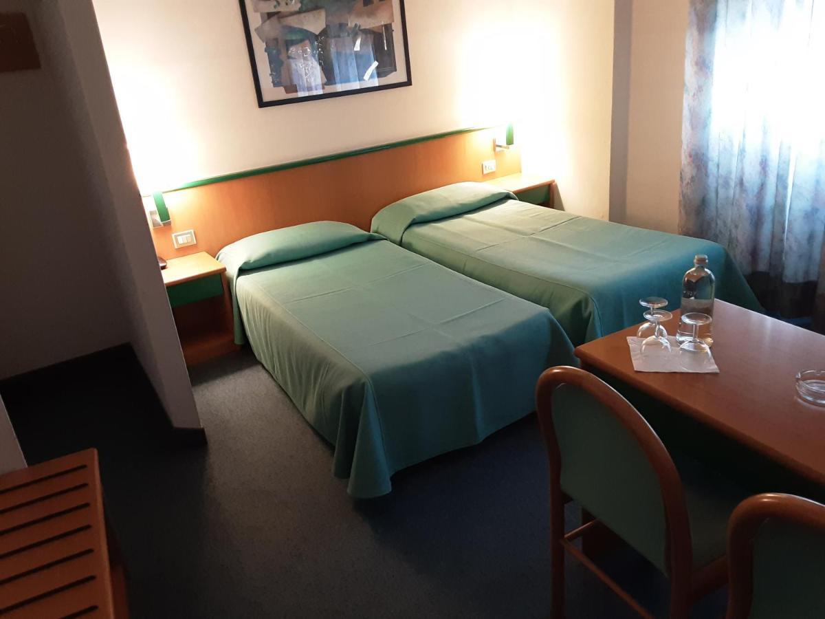 Hotel Ramoverde Borgomanero Εξωτερικό φωτογραφία